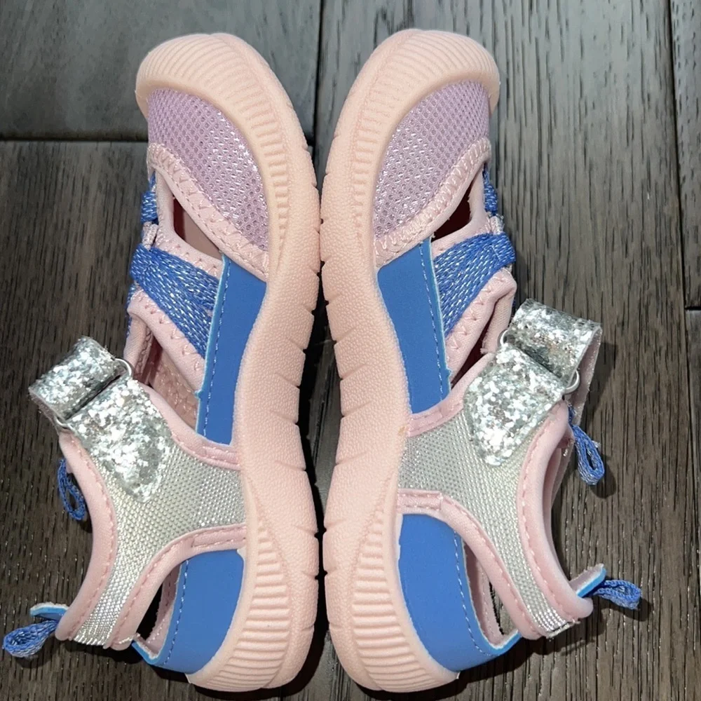 NWOT oshkosh bigosh washable shoes